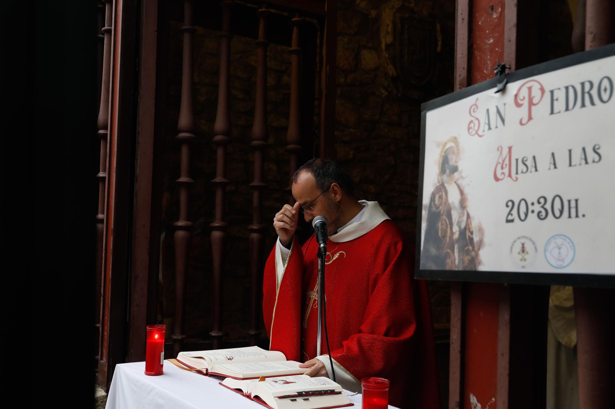 El regreso de la procesión de San Pedro en Rivero