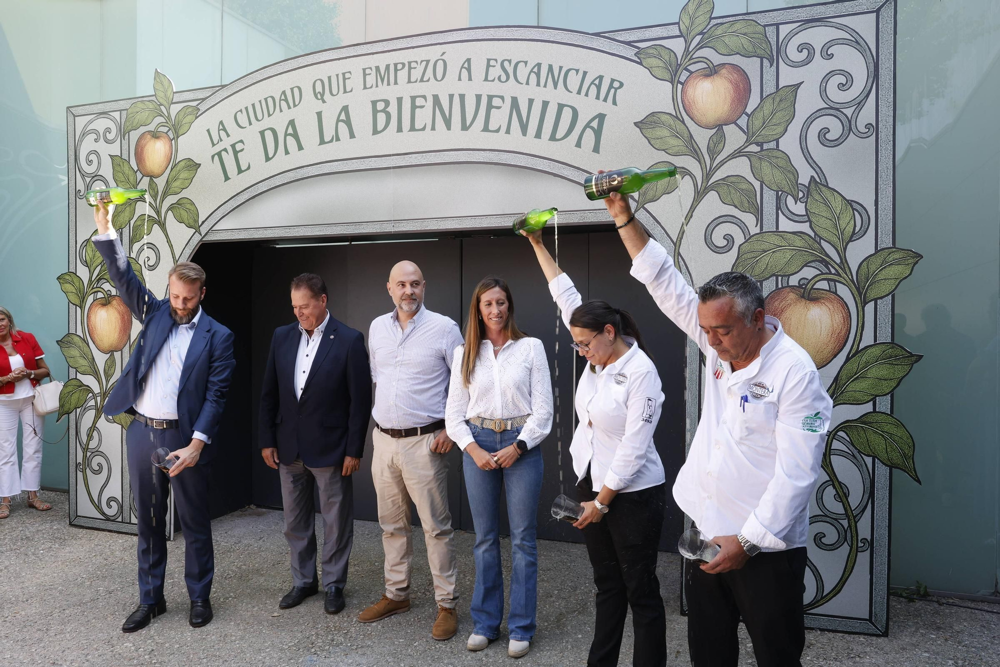 Gijón escancia su historia sidrera en la Feria de Muestras: así es el stand del Ayuntamiento (en imágenes)