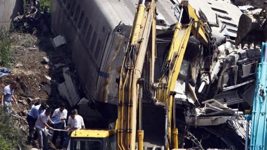 Un choque entre &#039;trenes bala&#039; deja 35 muertos en China