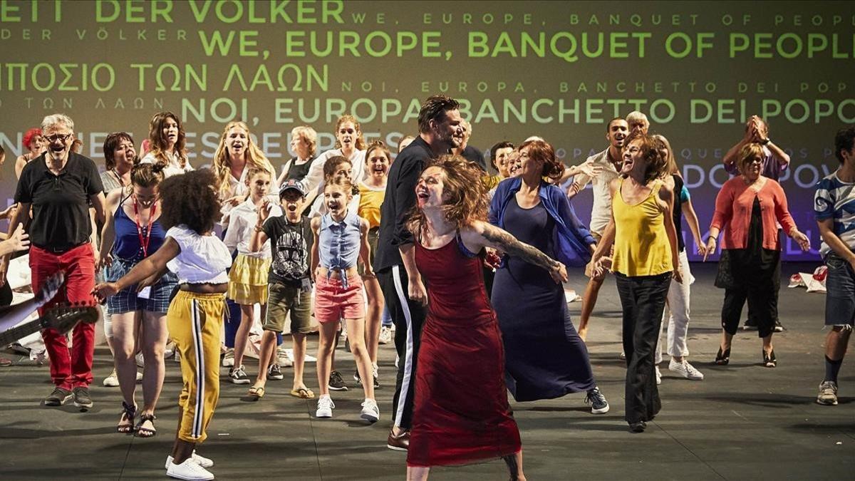 Un momento de la representación de 'Nous, l'Europe', banquet des peuples'