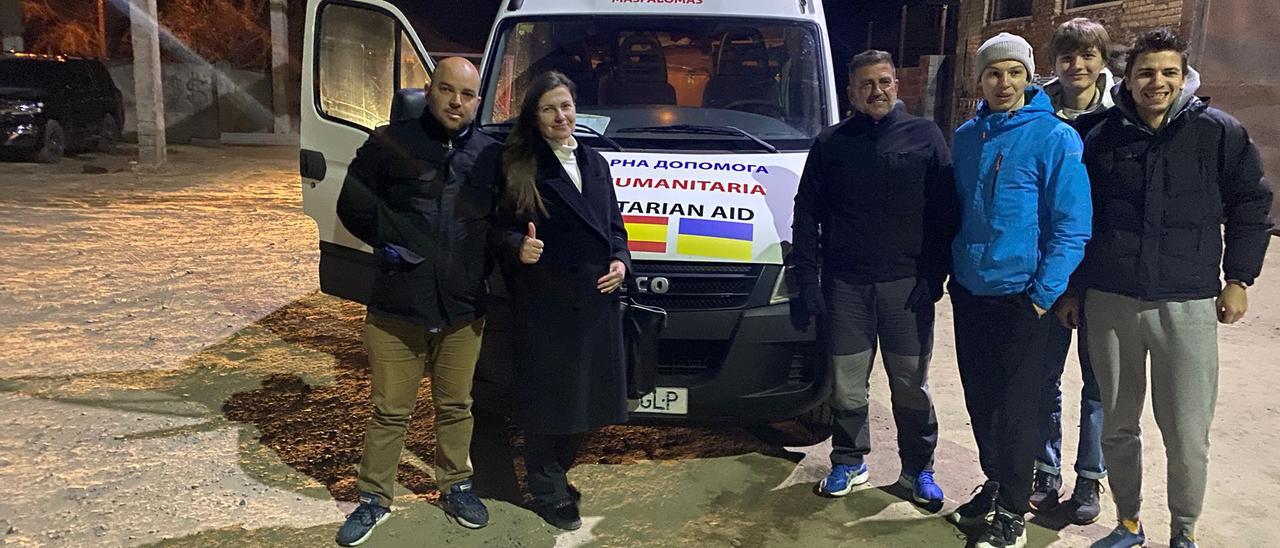 Los dos canarios que viajaron con ayuda a Ucrania volverán con más cargamento
