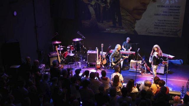 Un momento del concierto de cierre de «Avilés Ciudad Dylanita». | MARIO CANGTELI