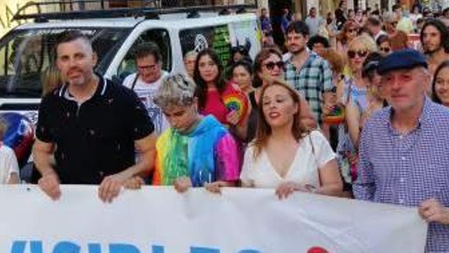 Cullera celebró el viernes el día de la diversidad sexual con un multitudinario acto.