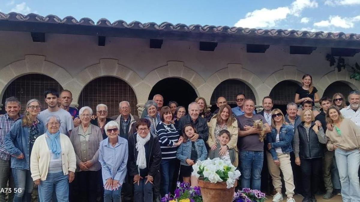 Els Claret de Vilatorrada es reuneixen a la masia de Can Mabres en la seva trobada anual