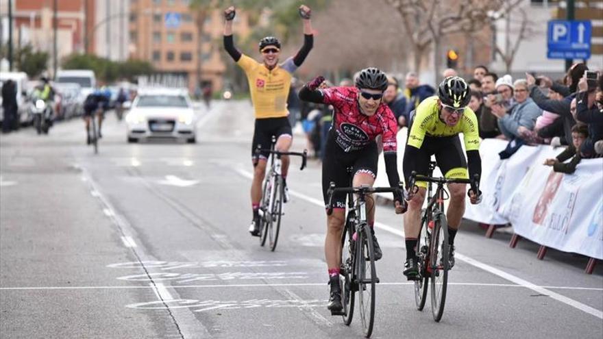 Ruiz hace valer su punta de velocidad y gana en Castellón