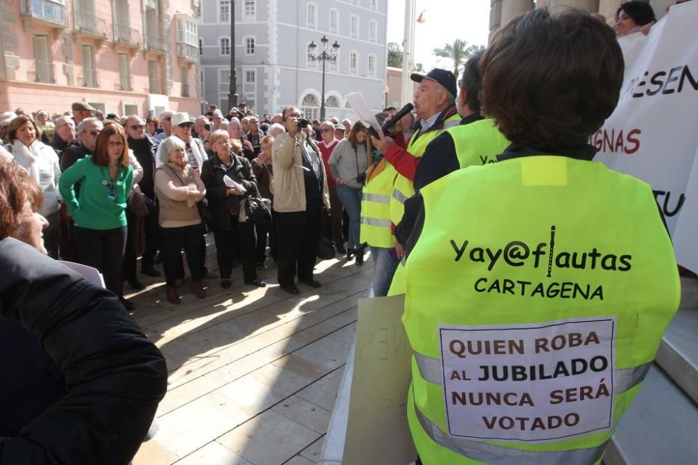 Los jubilados de Cartagena también protestan por la subida del 0,25