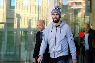 La CNMV multa Piqué i José Elías per informació privilegiada en l’oferta per comprar una empresa de salut
