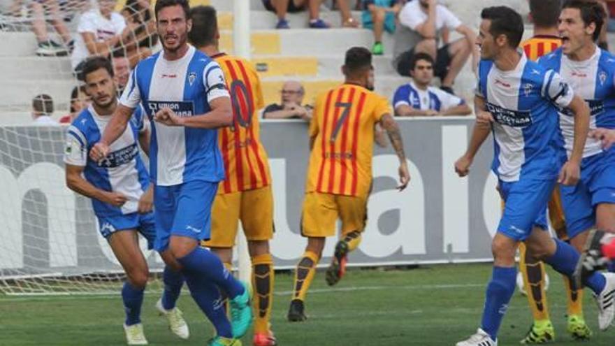 Jony Ñíguez celebra un gol en El Collao en su etapa como futbolista del Alcoyano.