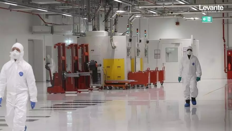 Valencianos en la gigafactoría de Volkswagen en Alemania: "Estamos ante una oportunidad única"