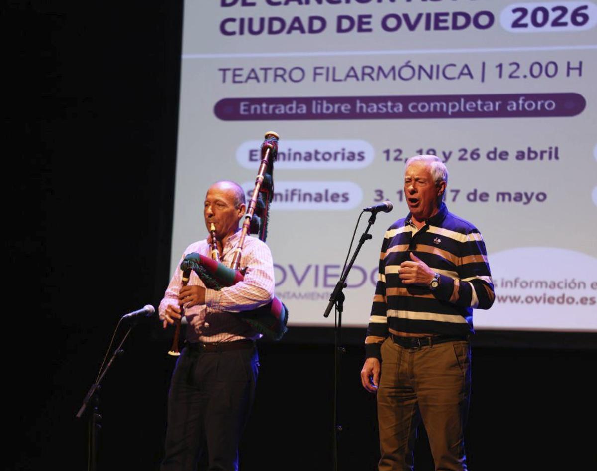 Una de las actuaciones del Concurso de canción asturiana "Ciudad de Oviedo".