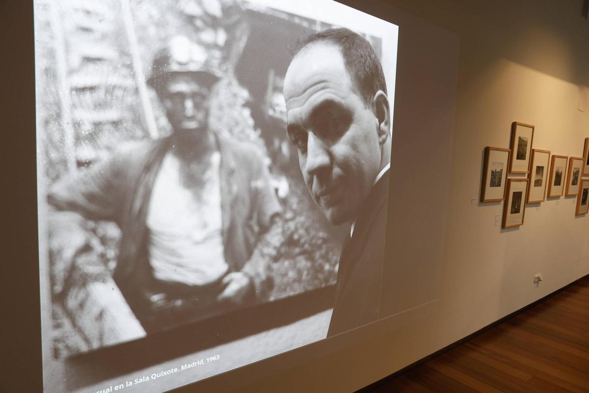 El Pueblu d'Asturies inaugura una exposición fotográfica de Mario Pascual (en imágenes) El Pueblu d'Asturies inaugura una exposición fotográfica de Mario Pascual (en imágenes)