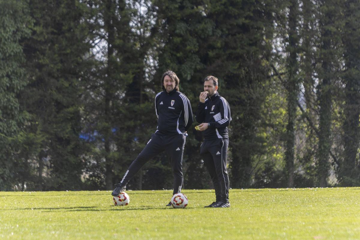 Secho Martínez durante un entrenamicento con el Compostela en San Lázaro.