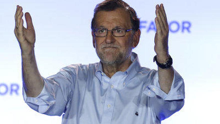 Mariano Rajoy, celebrant la victòria.