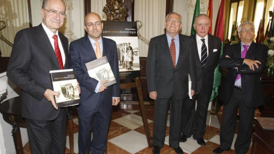 El alcalde de Málaga presentó el libro a finales de 2011.