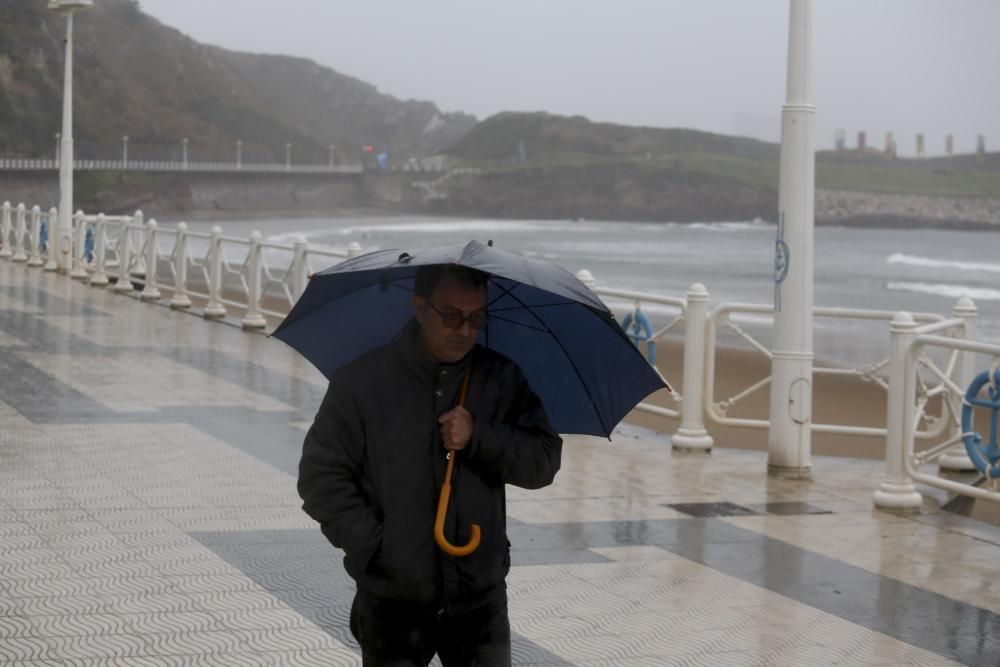 Los efectos del temporal "Ana" en Asturias