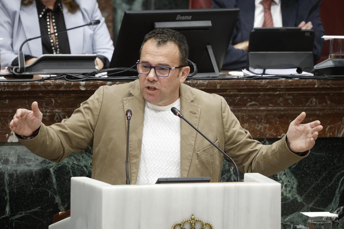 El diputado socialista Fernando Moreno protagonizó algunos de los momentos más broncos e intensos de la sesión de este jueves en la Asamblea.