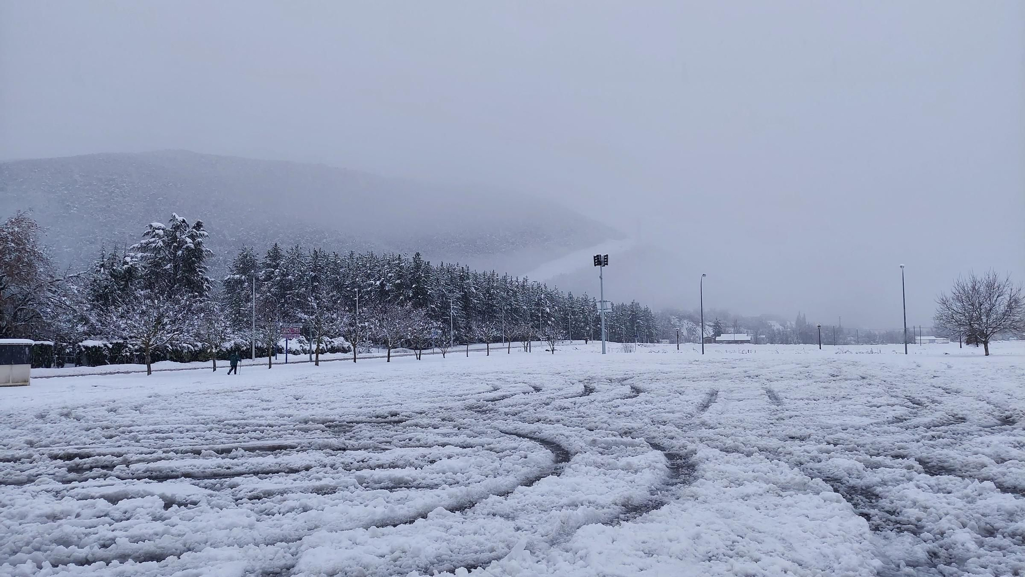 La borrasca Gérard cubre el norte de Aragón de nieve