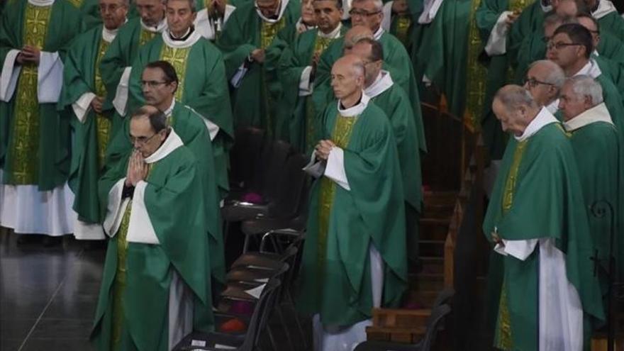 La iglesia francesa pide perdón a las víctimas de abusos sexuales