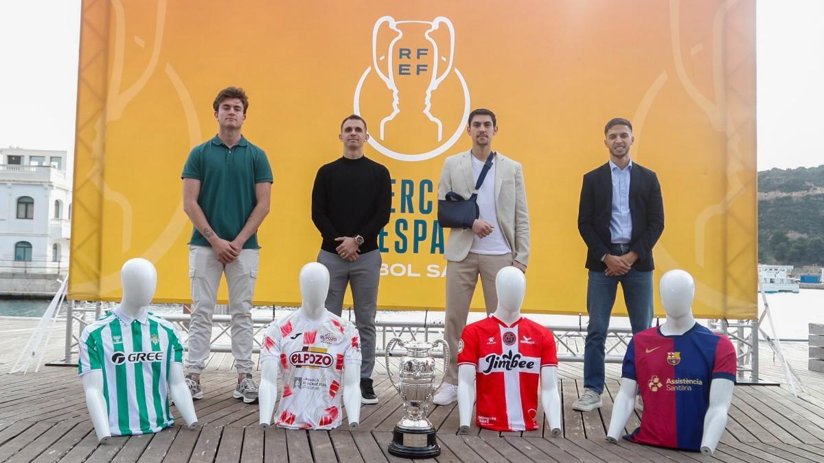 Representantes de los cuatro equipos estuvieron en el sorteo