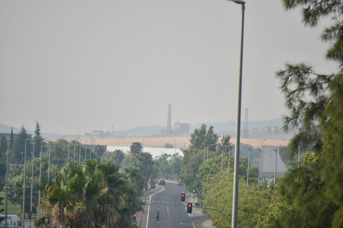 Galería | El humo de los incendios llega a Cáceres Galería | El humo de los incendios llega a Cáceres
