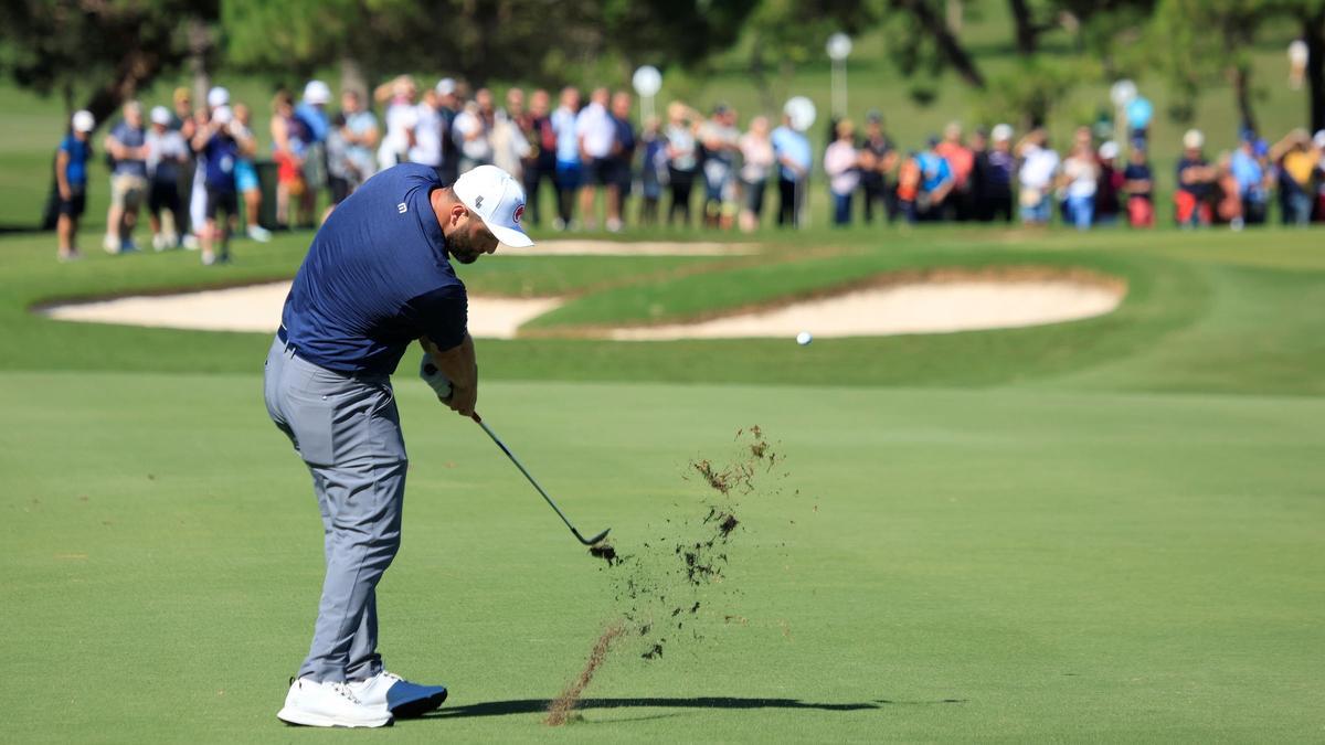 Rahm ejecuta un golpe durante la tercera jornada del Andalucía Masters