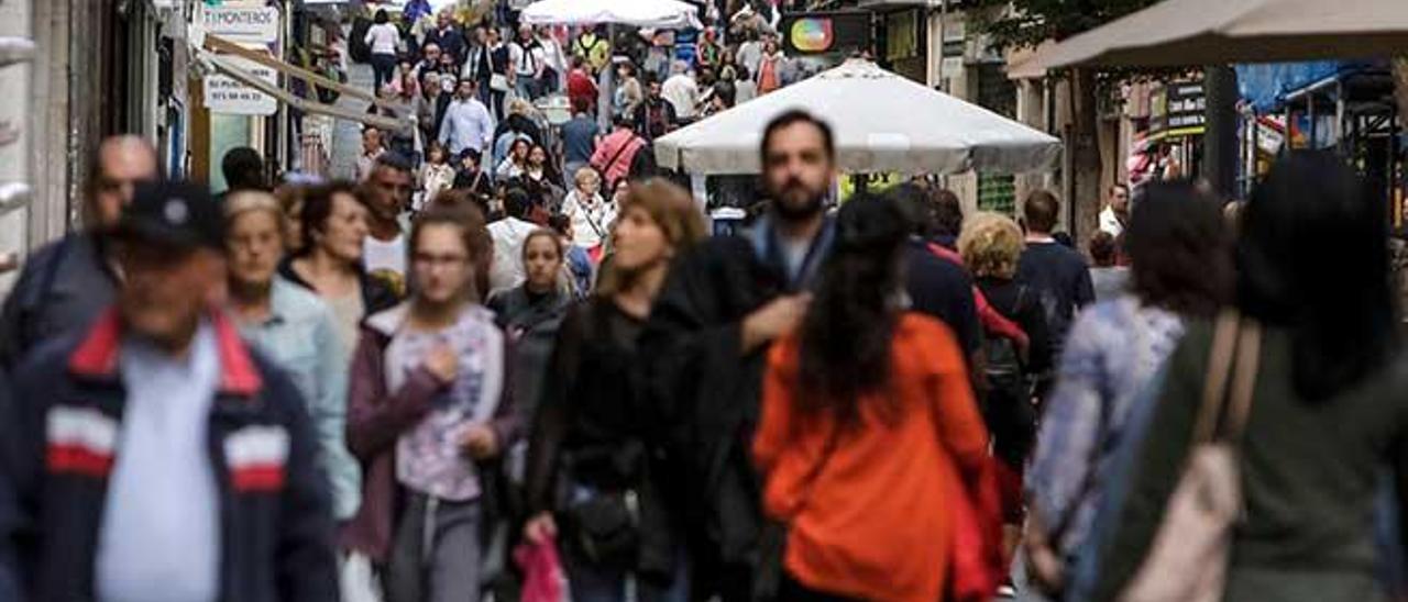 Salarios, pensiones y vivienda, principales demandas sociales