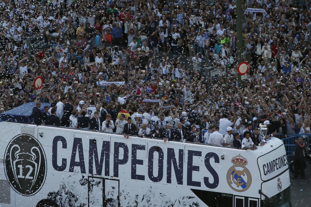 El Real Madrid celebra la duodécima con su afición