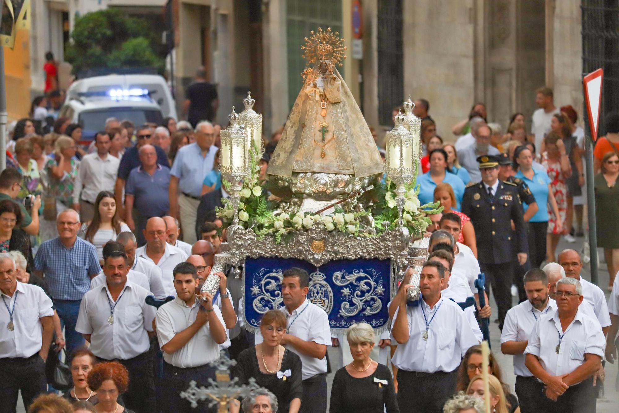 Romería de vuelta a la Virgen de Monserrate, desde la Catedral hasta su santuario en Orihuela.