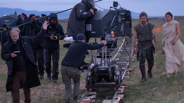 Christopher Nolan amb Matt Damon i Zendaya durant el rodatge de ‘La odisea’.