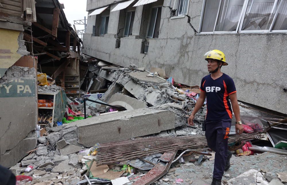 Al menos cuatro muertos por terremoto de 6,8 en el sur de Filipinas