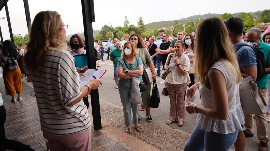 Las oposiciones de maestros en Extremadura, en imágenes
