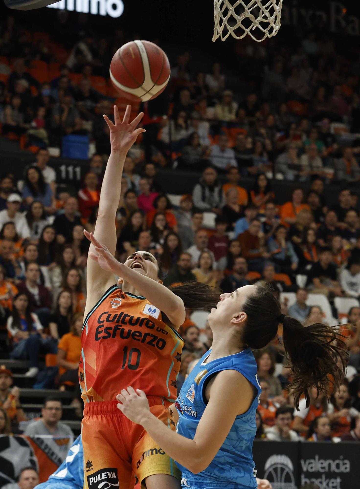 Valencia Basket - Perfumerías Avenida