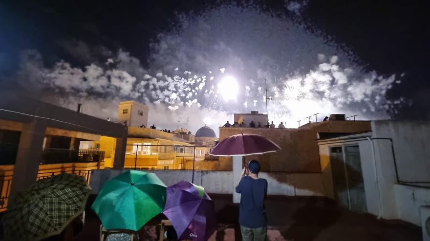 Vecinos contra la picaresca en la Nit de l’Albà