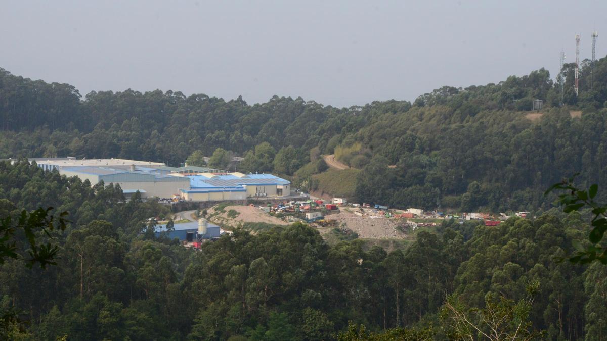 Una vista del polígono industrial de Castiñeiras y de sus inmediaciones, en Bueu.