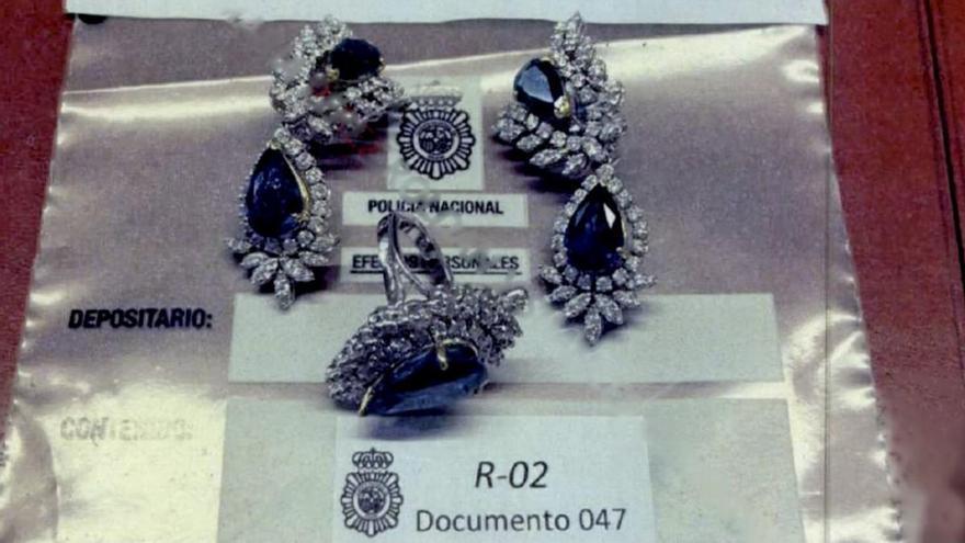 JOYAS ZAPATERO DESPACHO | Estas son las joyas halladas por la Policía en el despacho de Zapatero