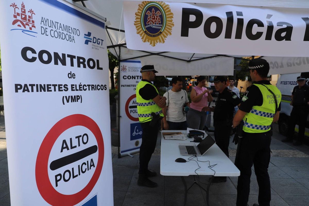 Córdoba Policía Local y DGT presentan la campaña de control de patinetes eléctricos VPM