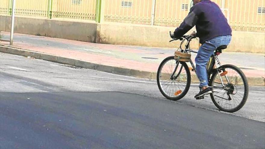 Instalan badenes para reducir la velocidad frente al instituto Llombai