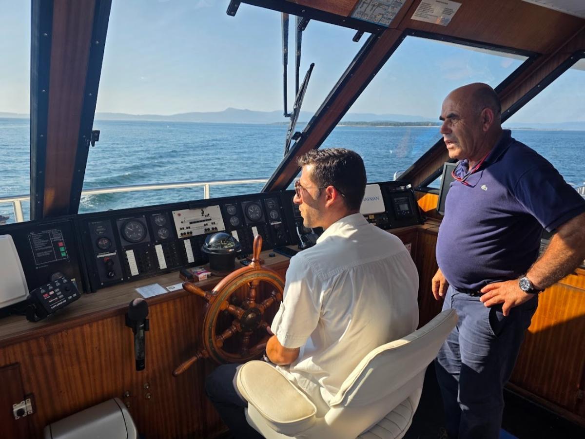 Nacho y Gonzalo Naveiro, patrones de Cruceros do Ulla Turimares.