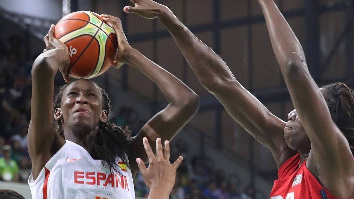 Astou Ndour MVP y oro del último Eurobásket con la selección española: ’Me decían si tenia pintura en mi piel o me llamaban mono’