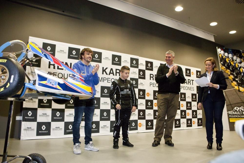 Fernando Alonso entrega los premios Reanult Kart