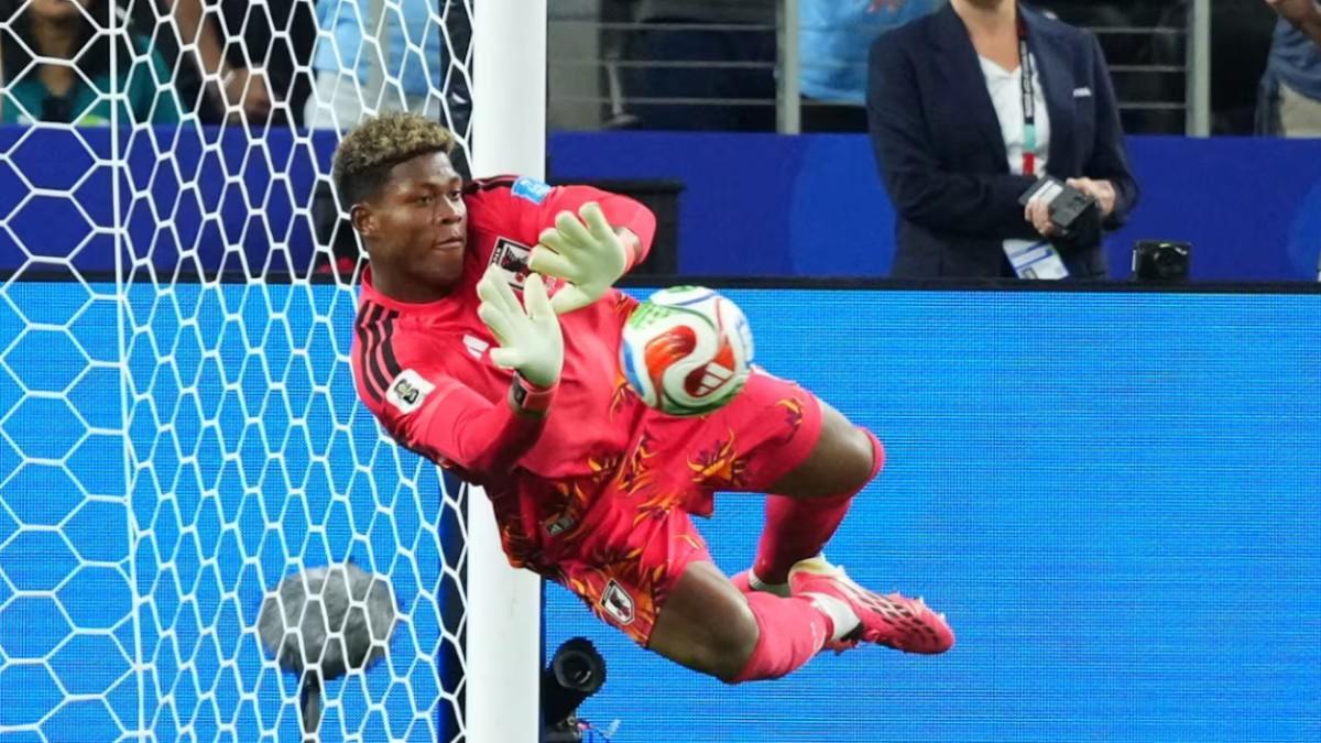 Zion Suzuki, internacional con Japón