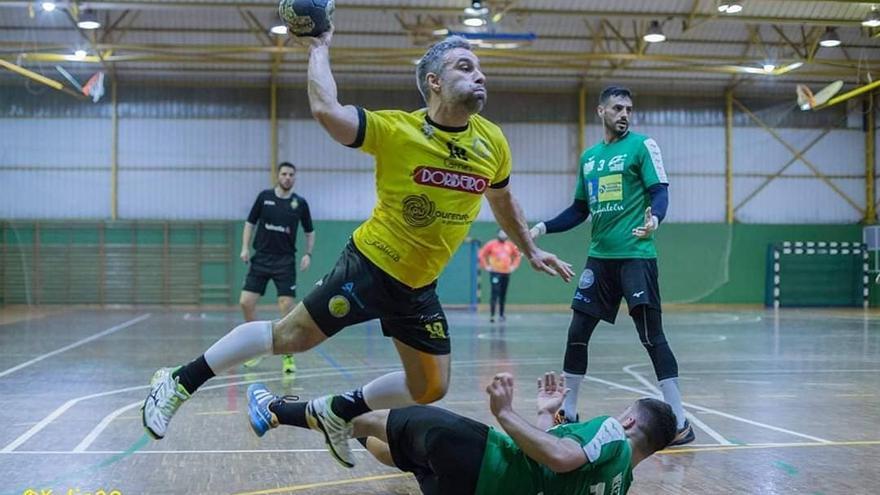 Celso volverá a defender los colores aurinegros del Carne do Ribeiro la próxima temporada.