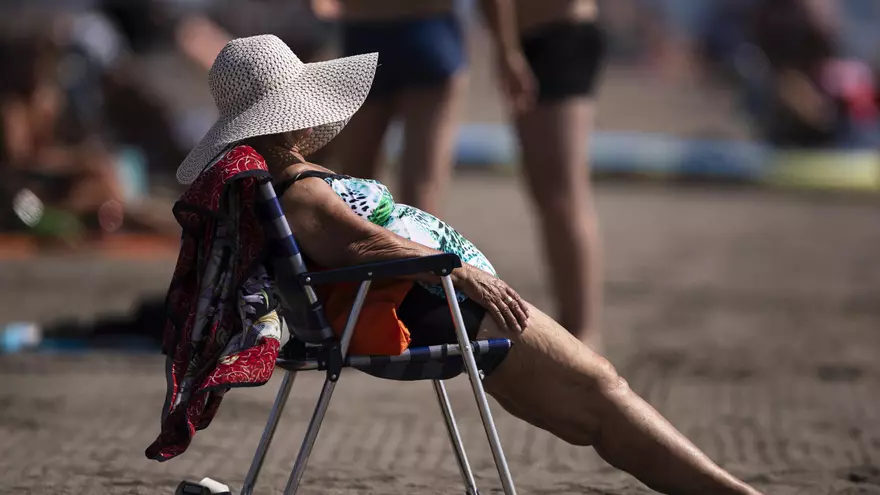 El truco definitivo para quitarse con facilidad la arena de la playa
