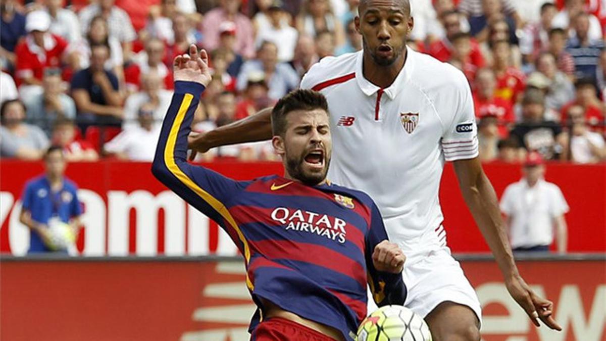 Piqué no estuvo fino ante el Sevilla