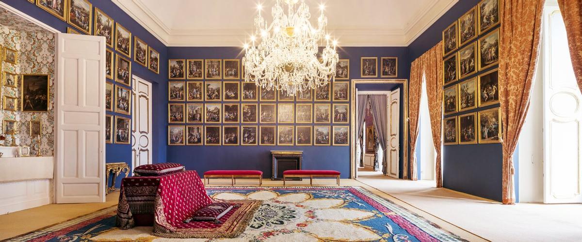 El interior del palacio guarda más de 500 obras de arte.