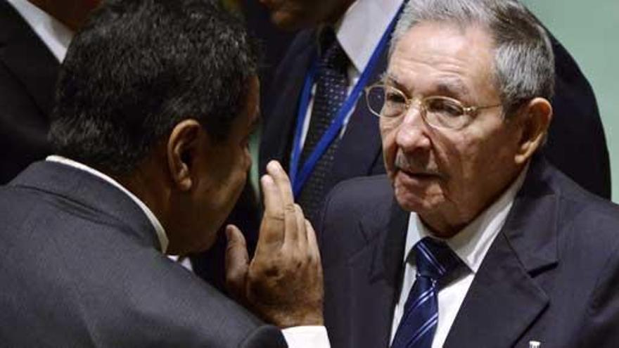 Raúl Castro conversa en la ONU con Nicolás Maduro.