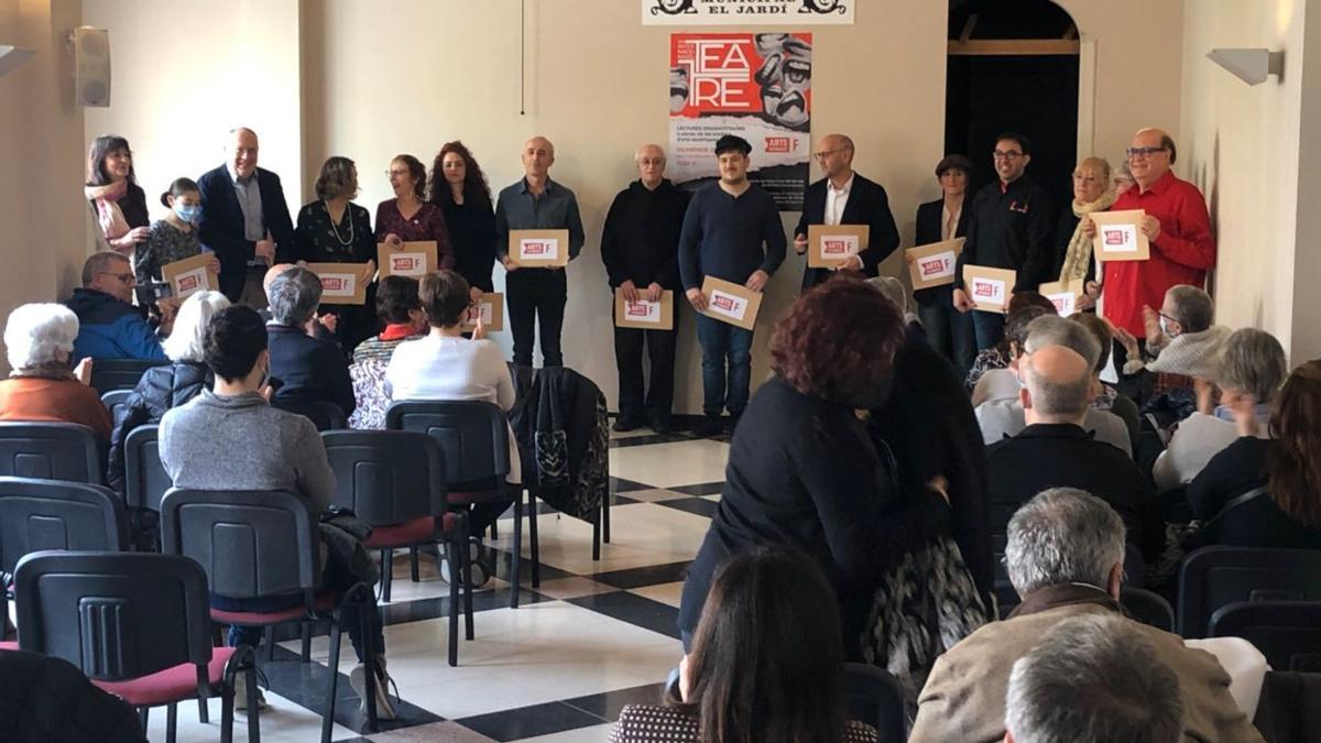 Alguns dels representants de les diverses entitats teatrals de Figueres