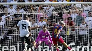 La respuesta de Pedri a la ovación de Mestalla en el Valencia CF - FC Barcelona