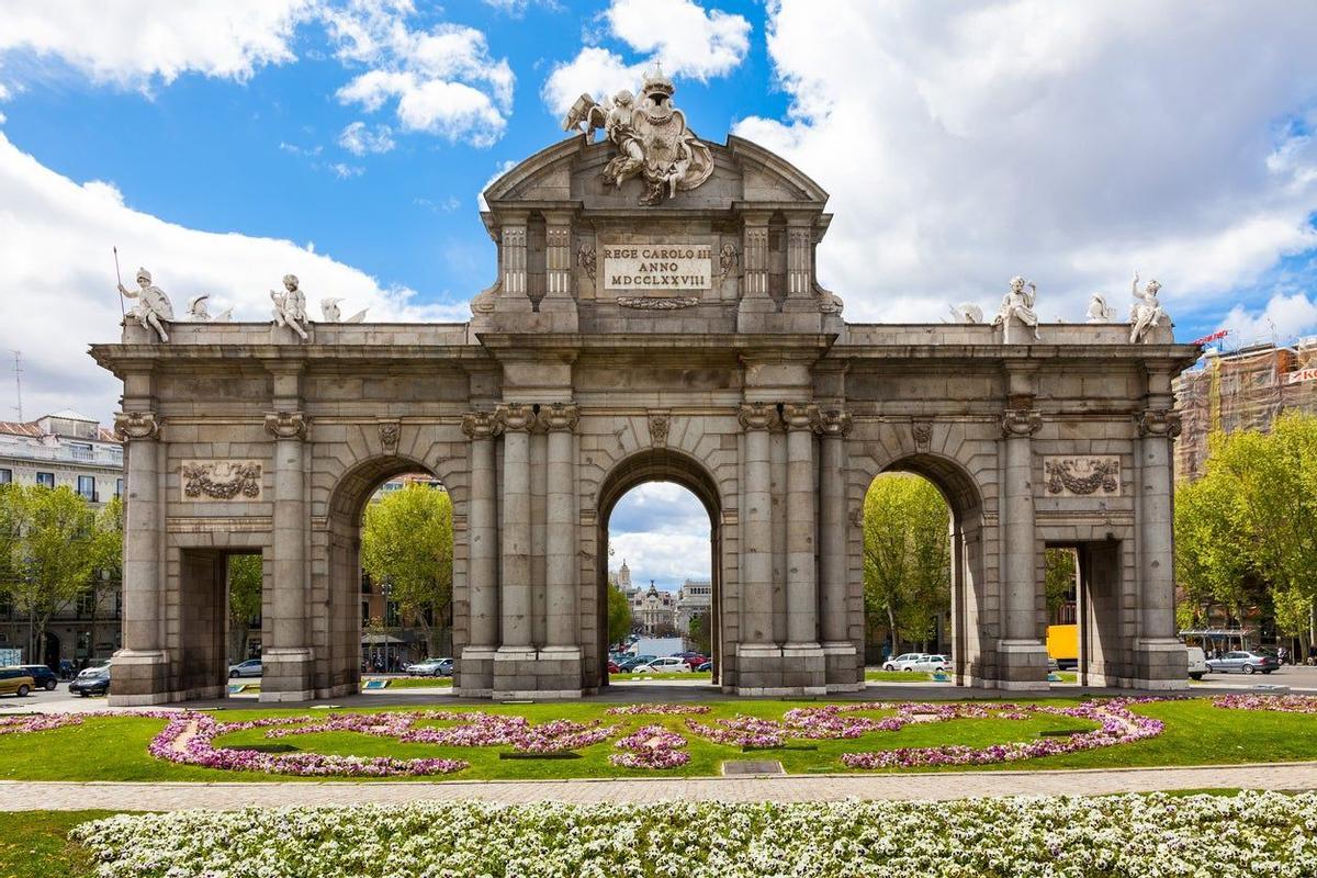 Puerta de Alcalá, Madrid
