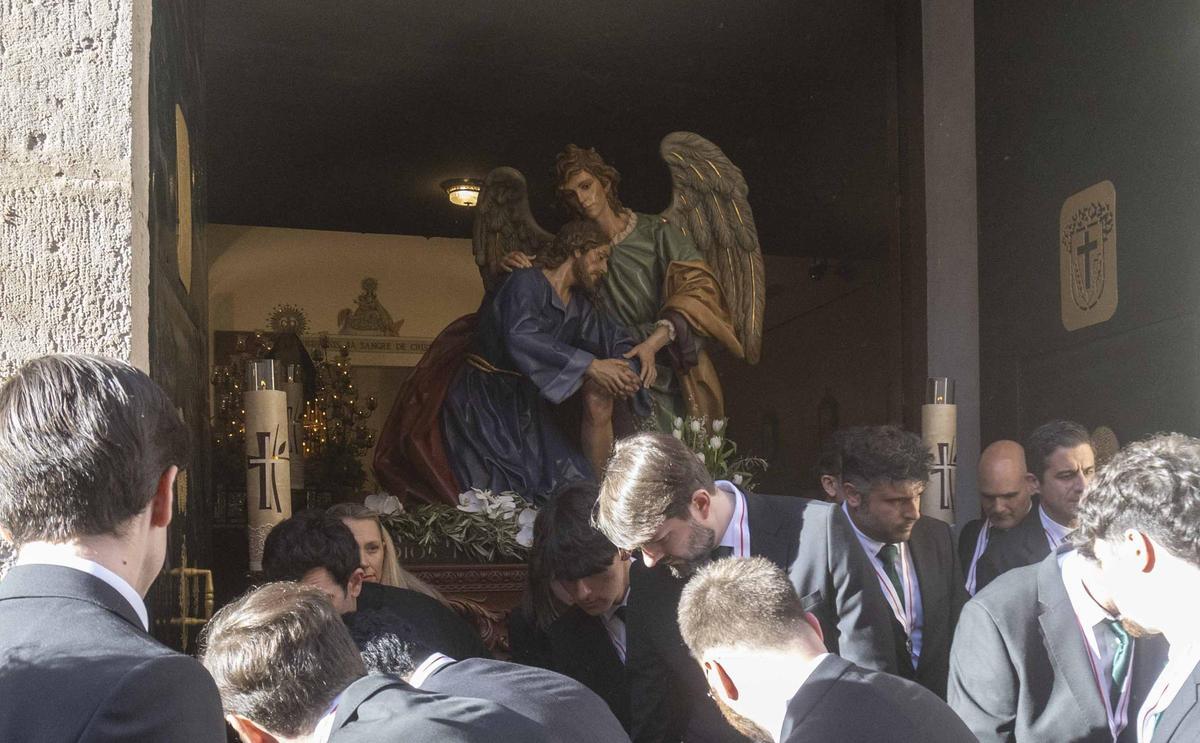 Semana Santa en Alicante: Procesión de la Cofradía del Cristo del Divino Amor en el Miércoles Santo